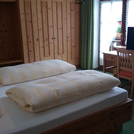 Zum Schweizerbartl Motel Garmisch-Partenkirchen Room photo